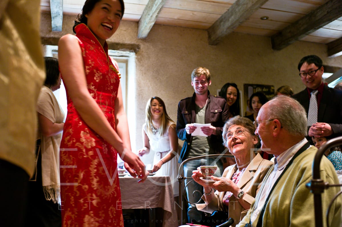 Chinese Tea Ceremony in France | Wedding Photojournalistic Photography | Evoke Eternity